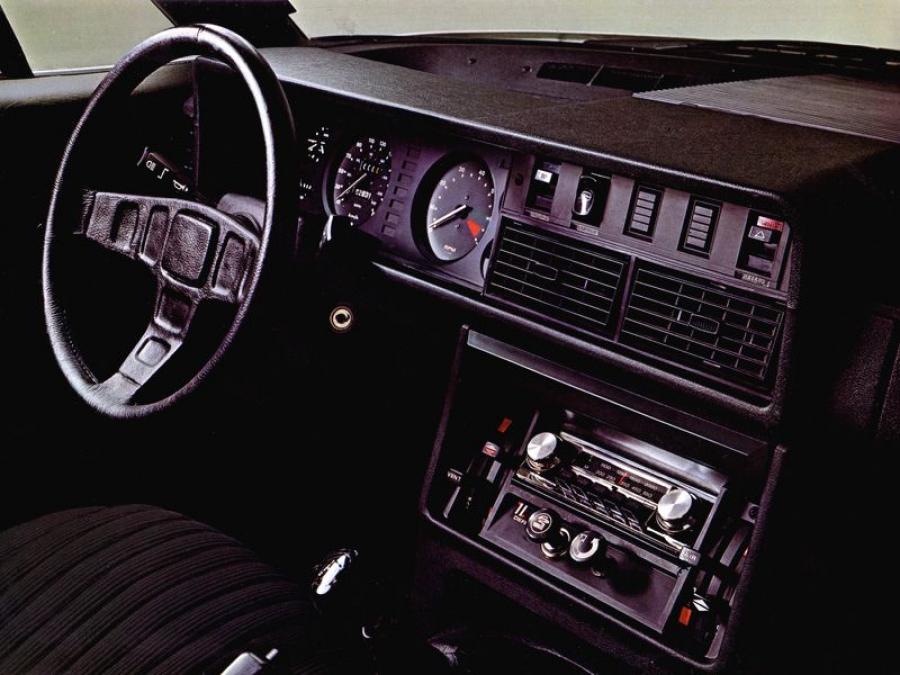 Торпедо Triumph TR7 1975 года  (NA) (фото 8 из 10)